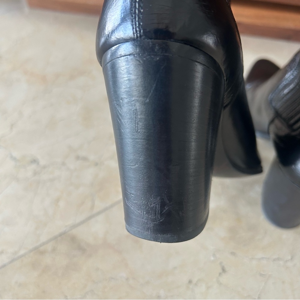 Saint Laurent Paris Black Leather Boots with Zipper Detail - Picture 16 of 16